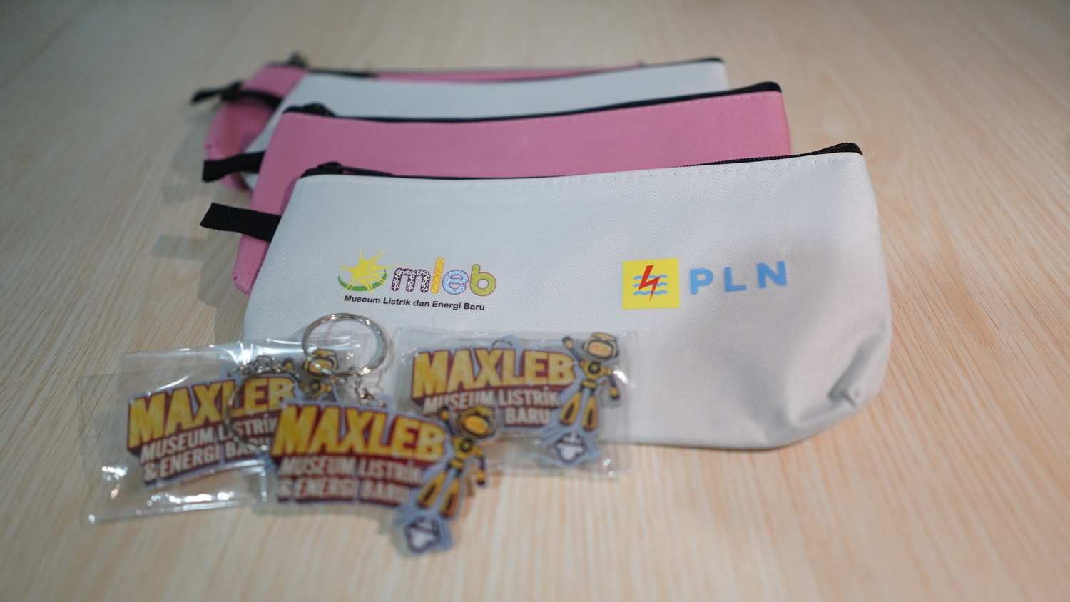 Tempat Pensil