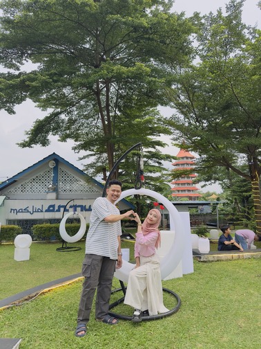 Couple Date Museum